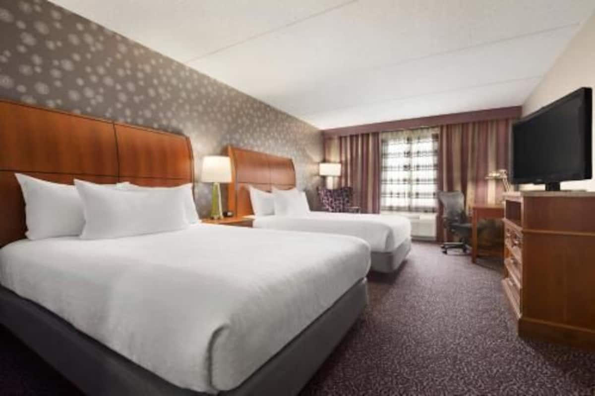 In-room safe, desk, iron/ironing board, free cots/infant beds