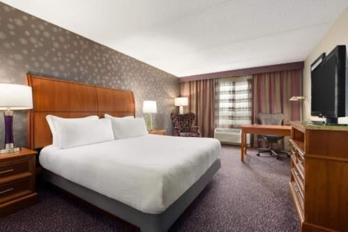 In-room safe, desk, iron/ironing board, free cots/infant beds