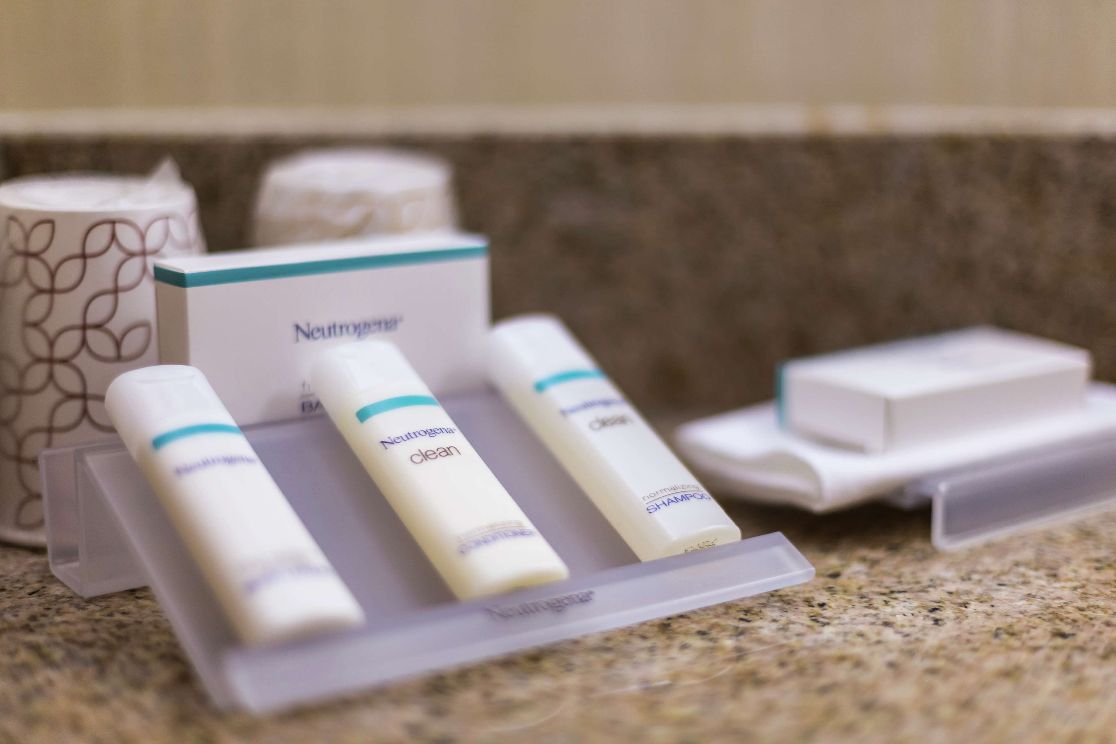 combined shower/bathtub, hair dryer, bathrobes, towels