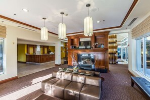 Lobby - Hilton Garden Inn Fairfield (Fairfield)