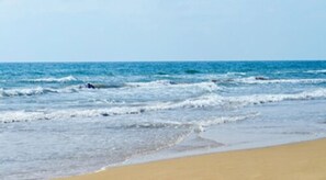 Sur la plage, sable blanc