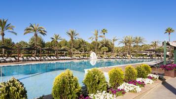 4 outdoor pools, pool umbrellas