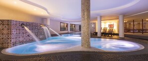 Indoor spa tub