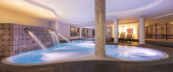 Bañera de hidromasaje cubierta