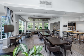 Daily buffet breakfast (USD 19.95 per person) at Hilton Garden Inn Charleston Airport