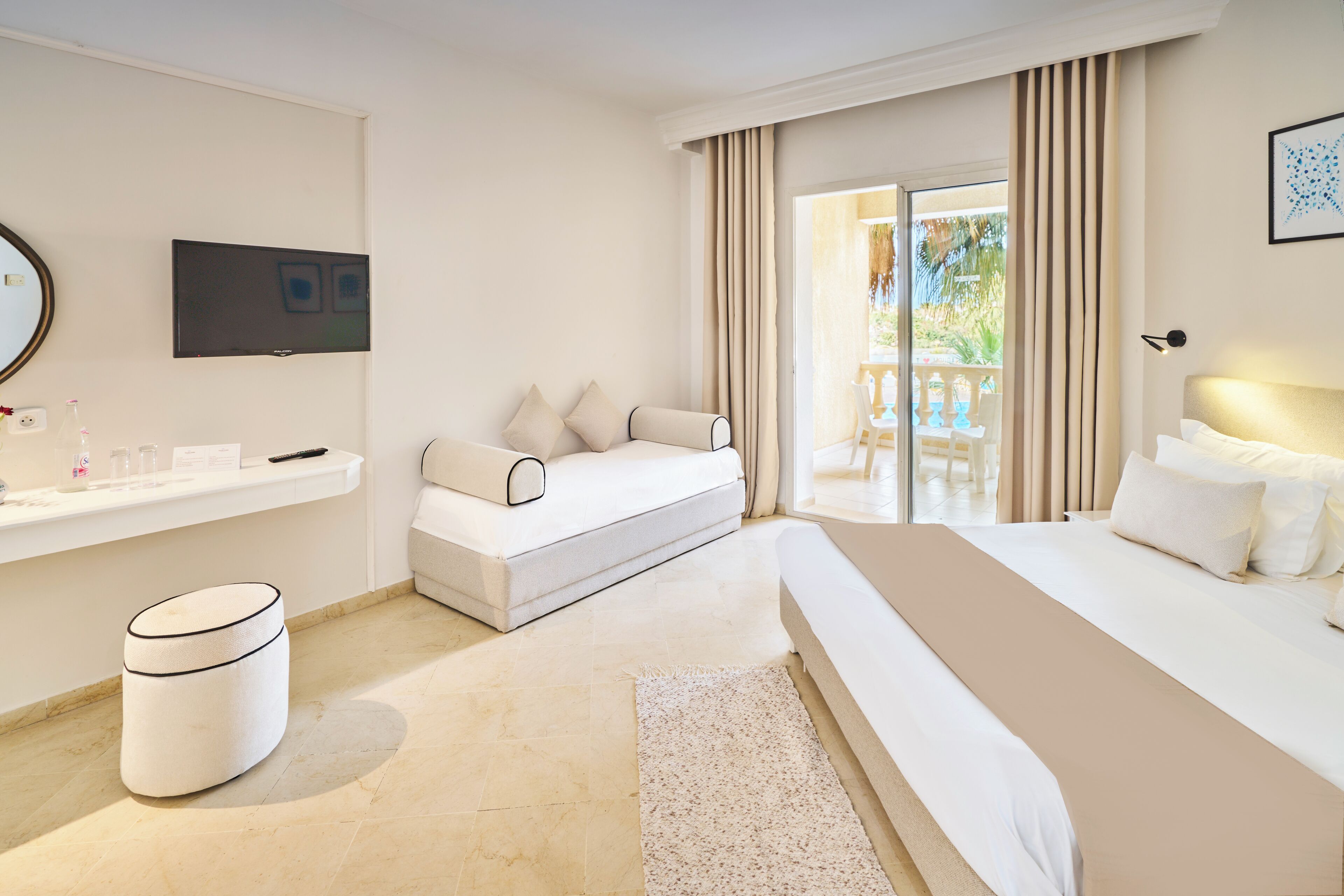 Ropa de cama hipoalergénica, minibar, caja fuerte y ropa de cama