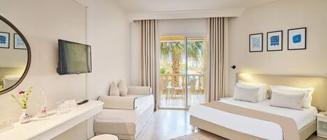 Basic Double or Twin Room | Hypo-allergenic bedding, minibar, in-room safe, bed sheets