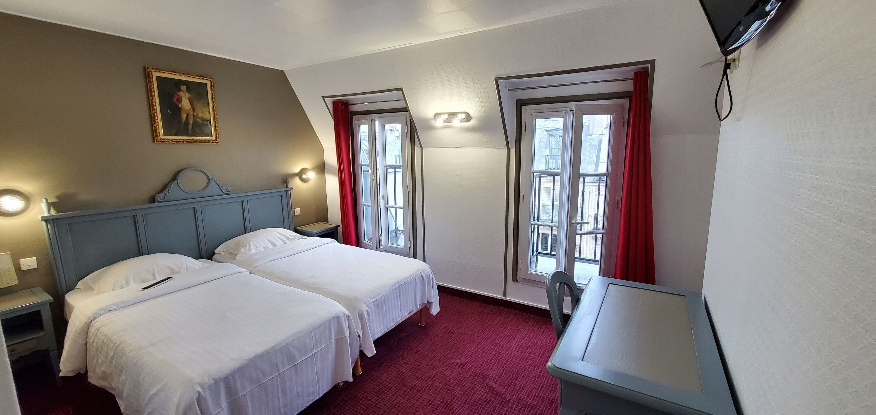 Desk, free WiFi, bed sheets