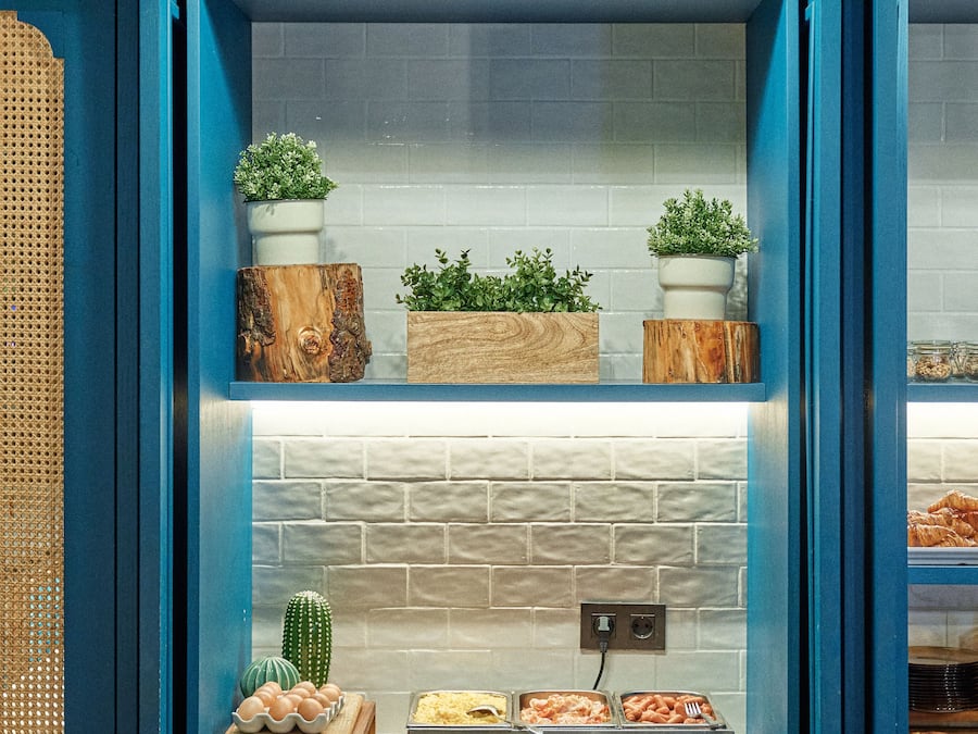 Petit déjeuner buffet servi tous les jours en supplément