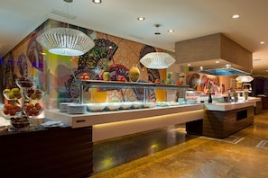 Café da manhã, almoço e jantar