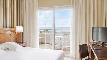 Habitación doble de uso individual, balcón, vistas al mar | Vistas desde la habitación