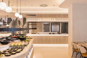 Se sirven desayunos, comidas y cenas 