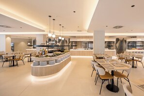 Breakfast, lunch, dinner served; Mediterranean cuisine 