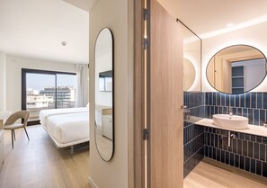 In-room safe, desk, blackout drapes, free WiFi - Hotel RH Arena By Hoteles RH (Gandia)
