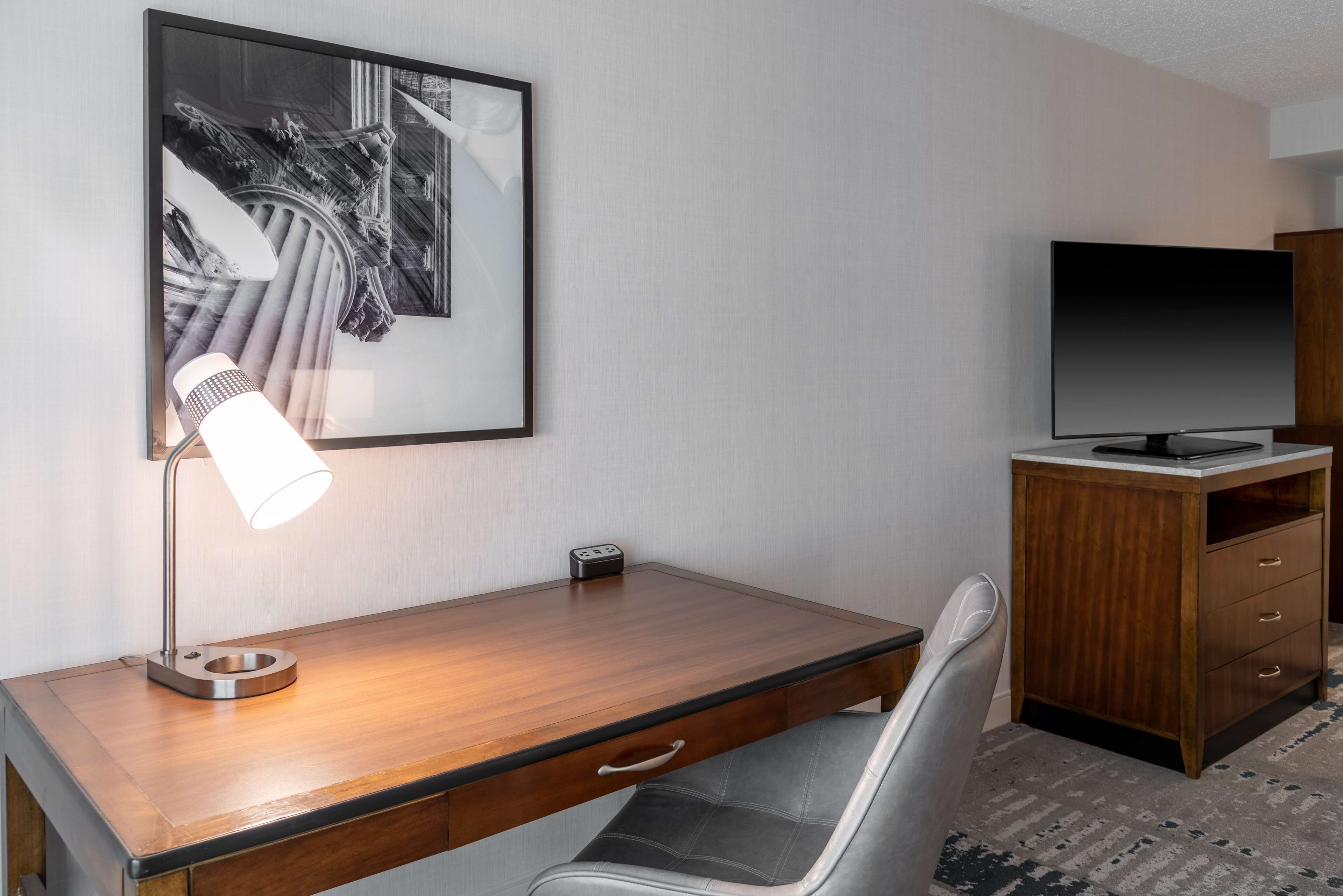 premium bedding, in-room safe, desk, laptop workspace