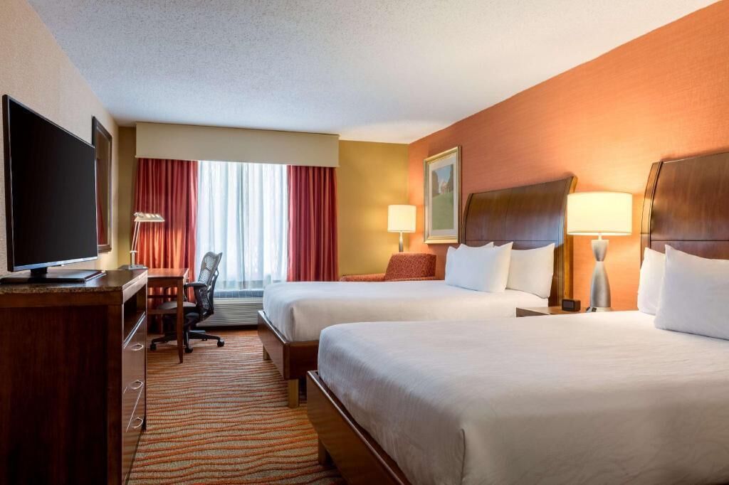 Premium bedding, in-room safe, desk, laptop workspace
