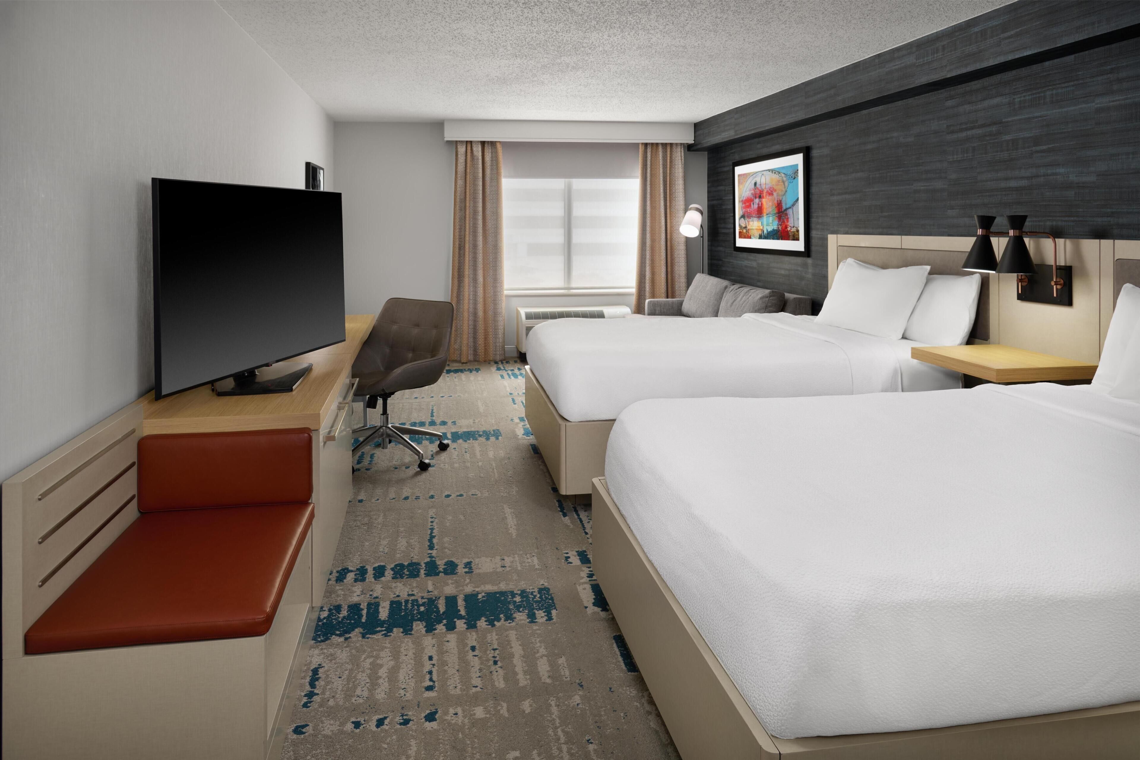 Room | Premium bedding, in-room safe, desk, laptop workspace