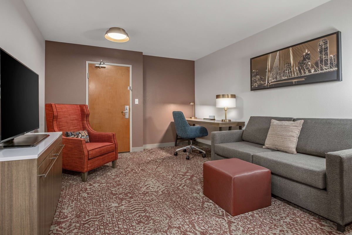 in-room safe, iron/ironing board, cots/infant beds, rollaway beds