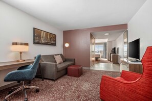 42-inch LCD TV with satellite channels, TV - Hilton Garden Inn Dallas-Allen (Allen)