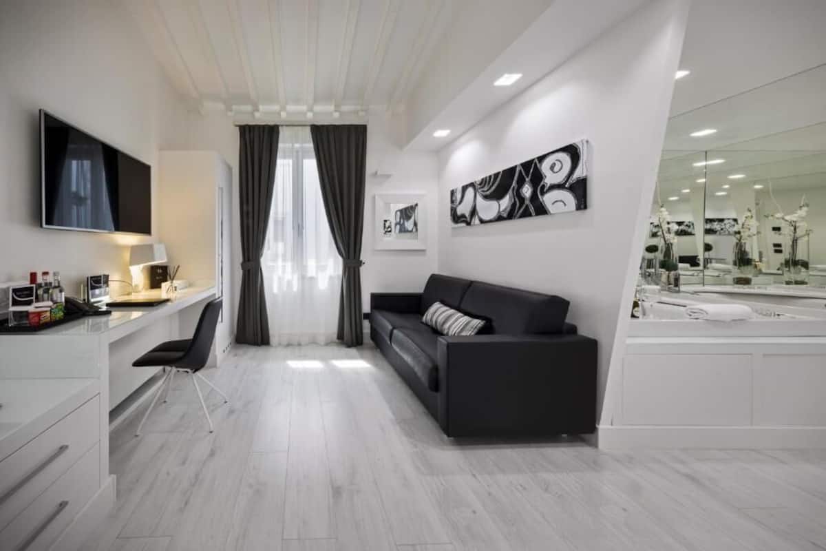 Superior Süit | 1 yatak odası, kaliteli yatak takımı, minibar, odada kasa