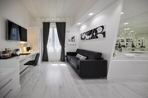 Ropa de cama de alta calidad y minibar 