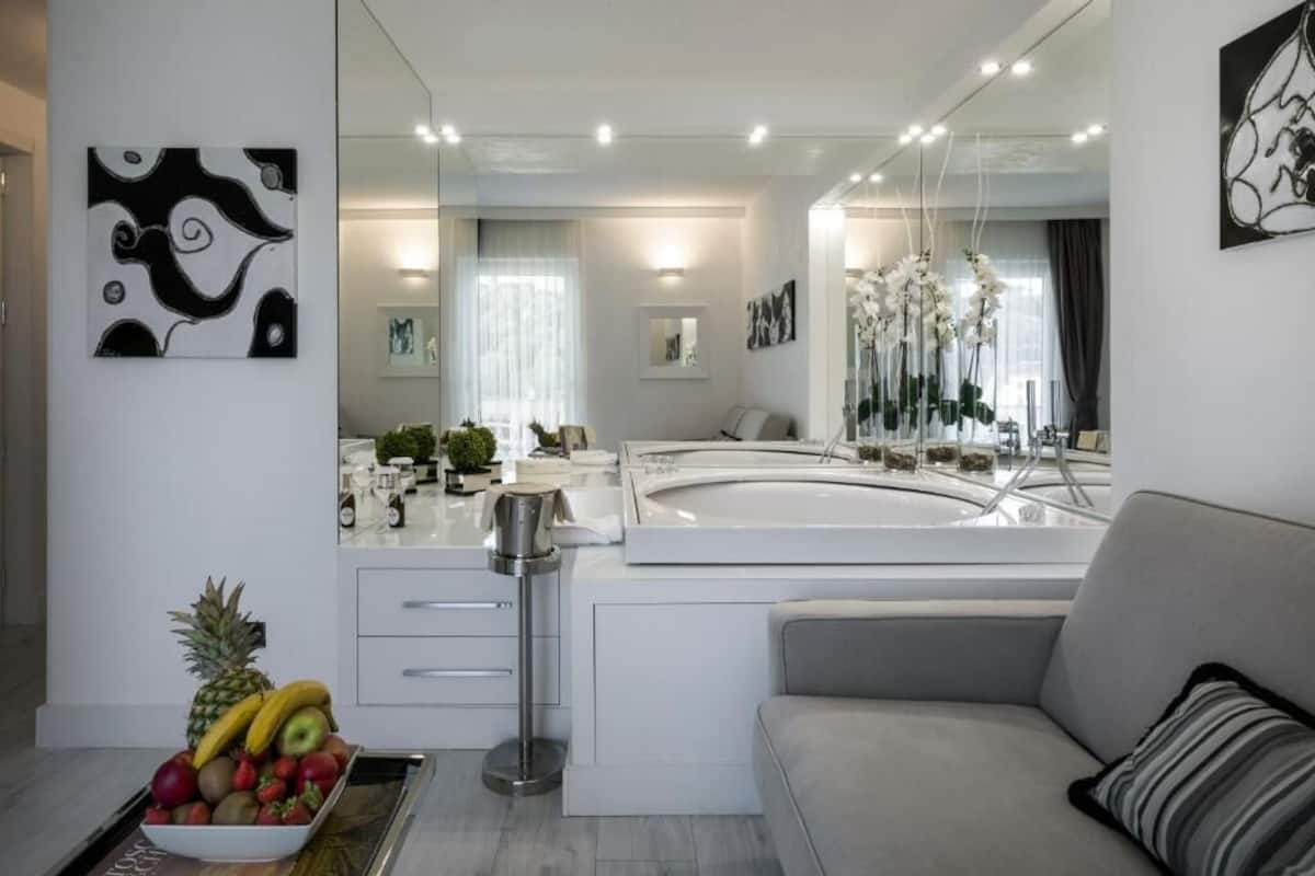 Deluxe Süit, Nehir Manzaralı | 1 yatak odası, kaliteli yatak takımı, minibar, odada kasa