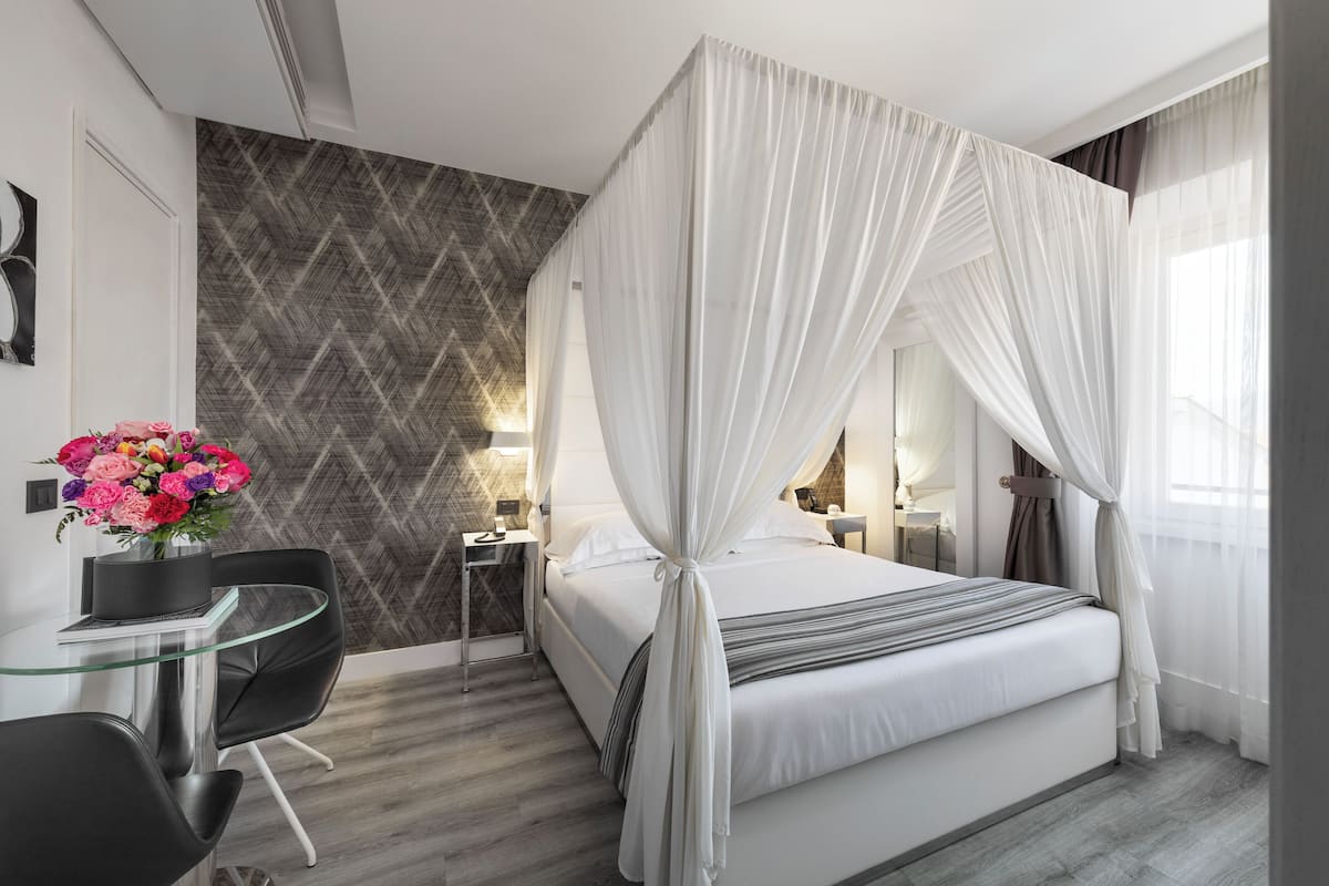 Deluxe Süit, Nehir Manzaralı | 1 yatak odası, kaliteli yatak takımı, minibar, odada kasa