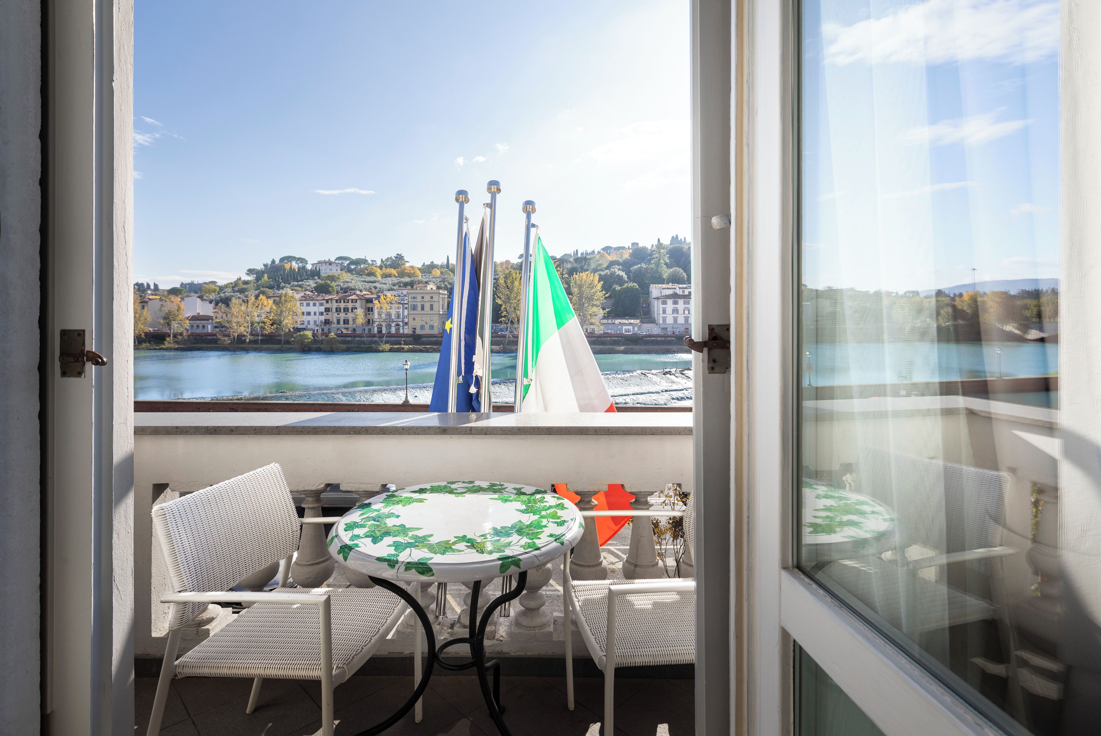 junior room, river view | terrace/patio