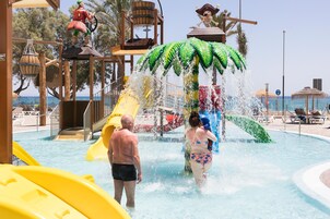 2 piscinas al aire libre, sombrillas, tumbonas
