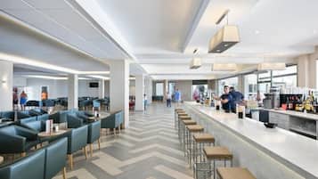 2 bars/lounges, poolside bar