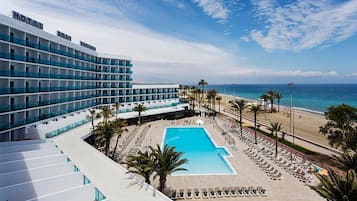 2 outdoor pools, pool umbrellas, pool loungers