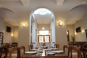 Lunch and dinner served  - Villa Turística de Priego de Córdoba (Priego de Córdoba)