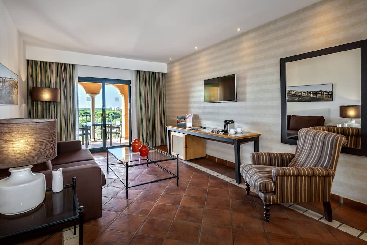 minibar, in-room safe, desk, blackout curtains