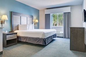 Deluxe Suite, 1 King Bed with Sofa bed | Desk, iron/ironing board, free WiFi, bed sheets