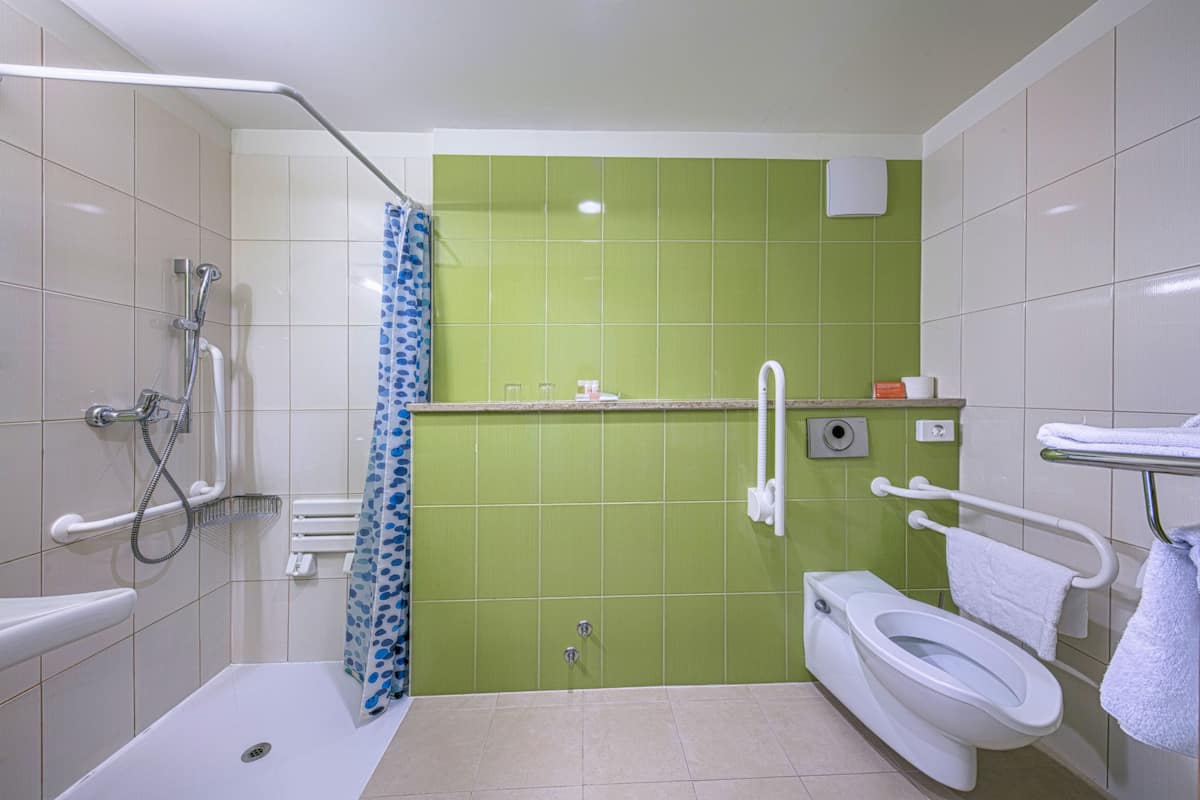 Double Room, Accessible, Balcony | Bathroom