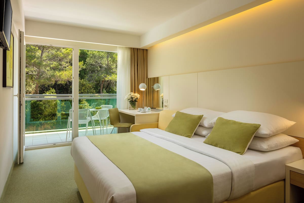 Family Room, Balcony, Park View