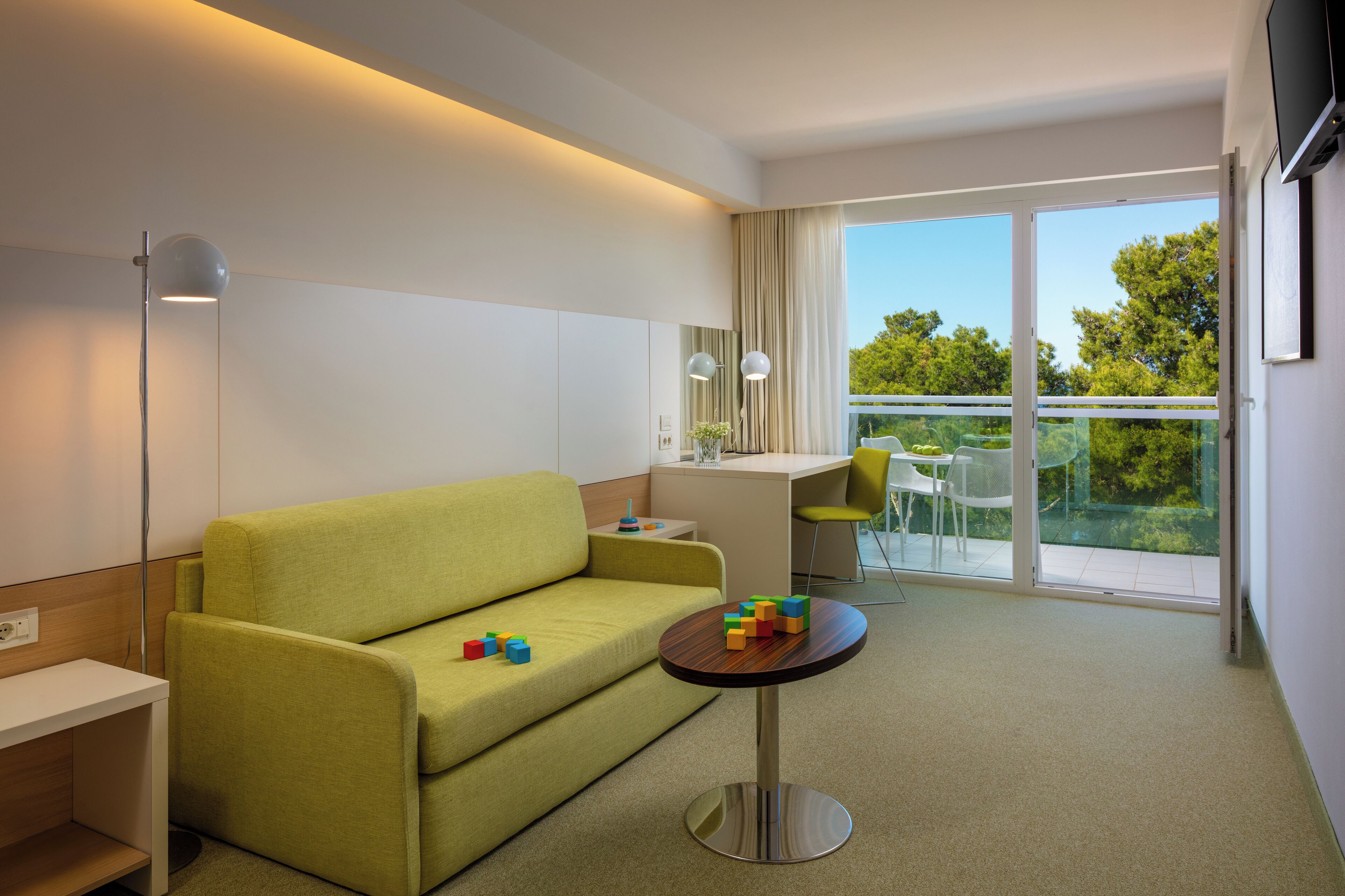 Suite with Balcony and Sea Side