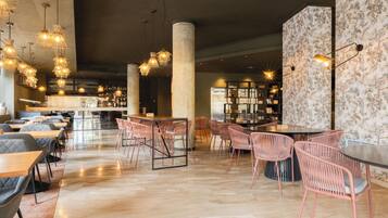 Frokostbuffé hver dag (EUR 13 per person)