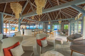 2 Bars/Lounges, Poolbar, Strandbar