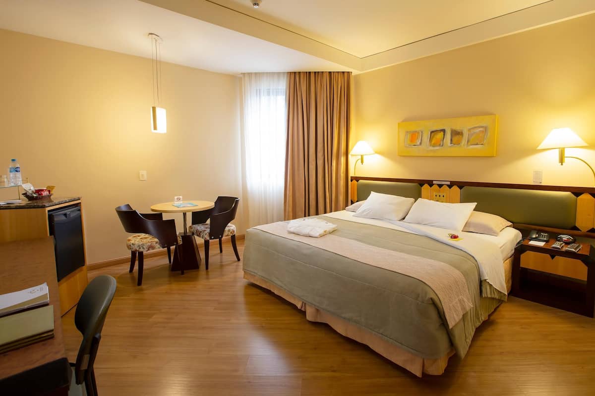 1 bedroom, premium bedding, minibar, in-room safe