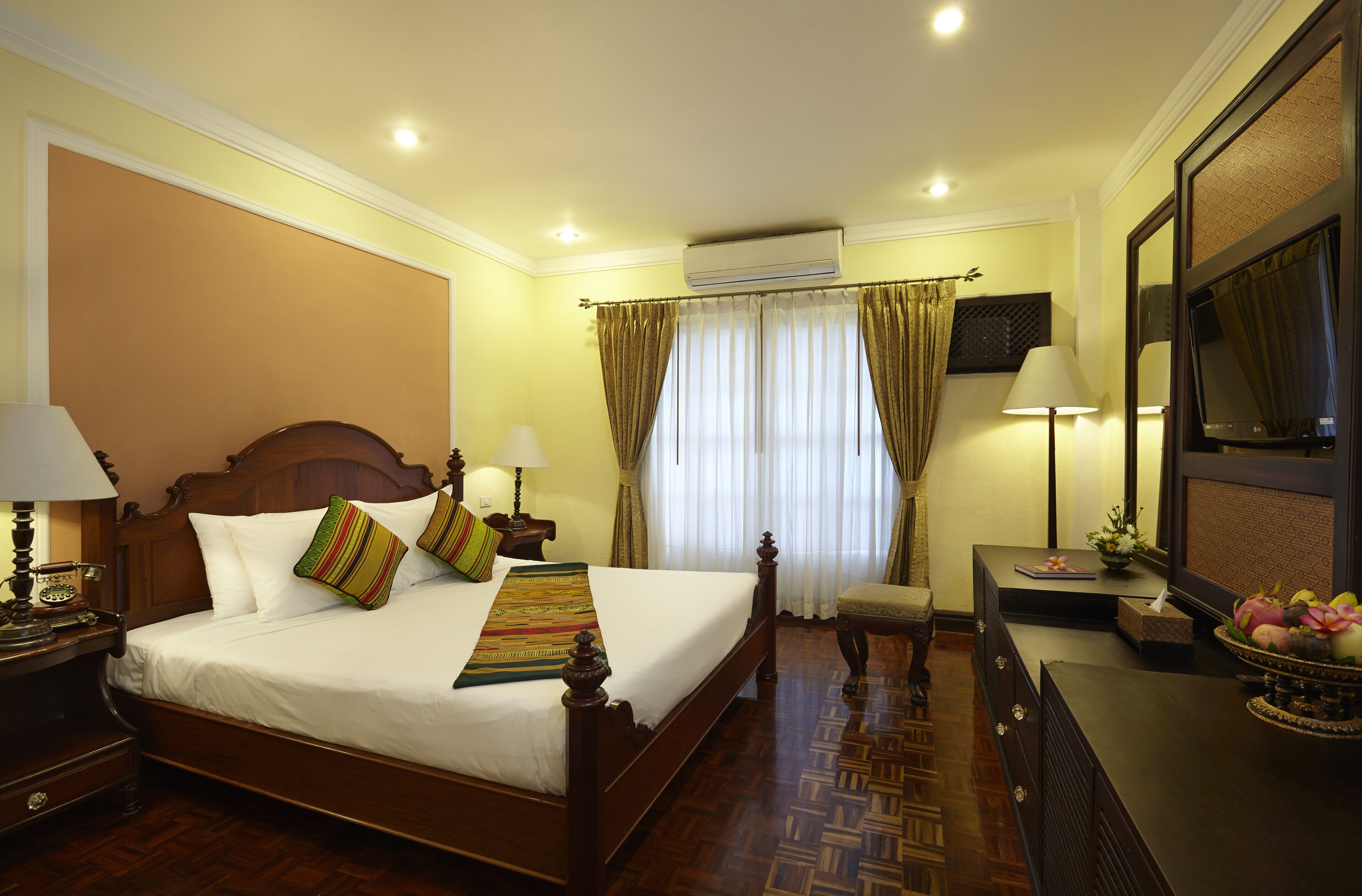 deluxe double room | soundproofing, free wifi, bed sheets