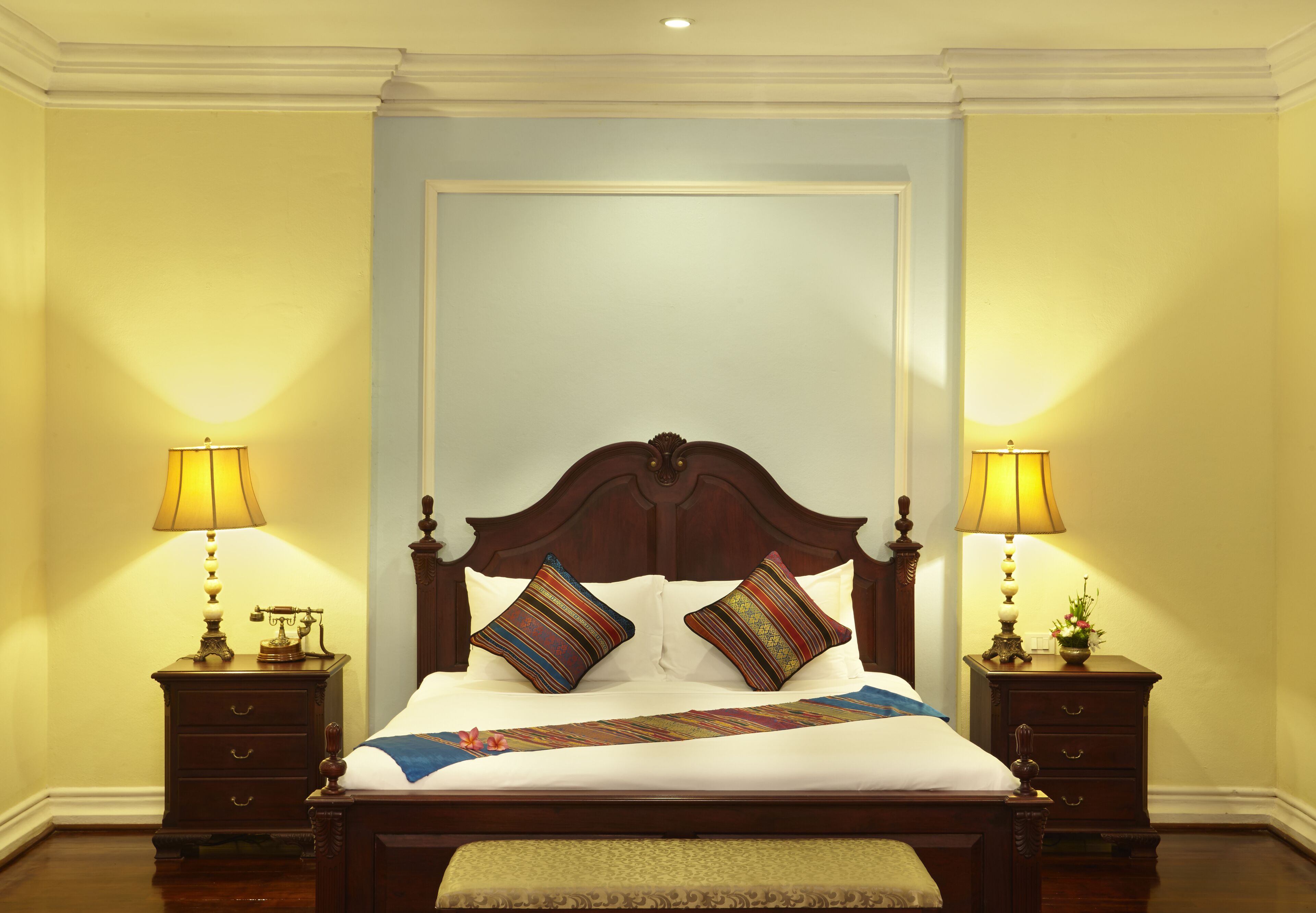 royal suite | soundproofing, free wifi, bed sheets
