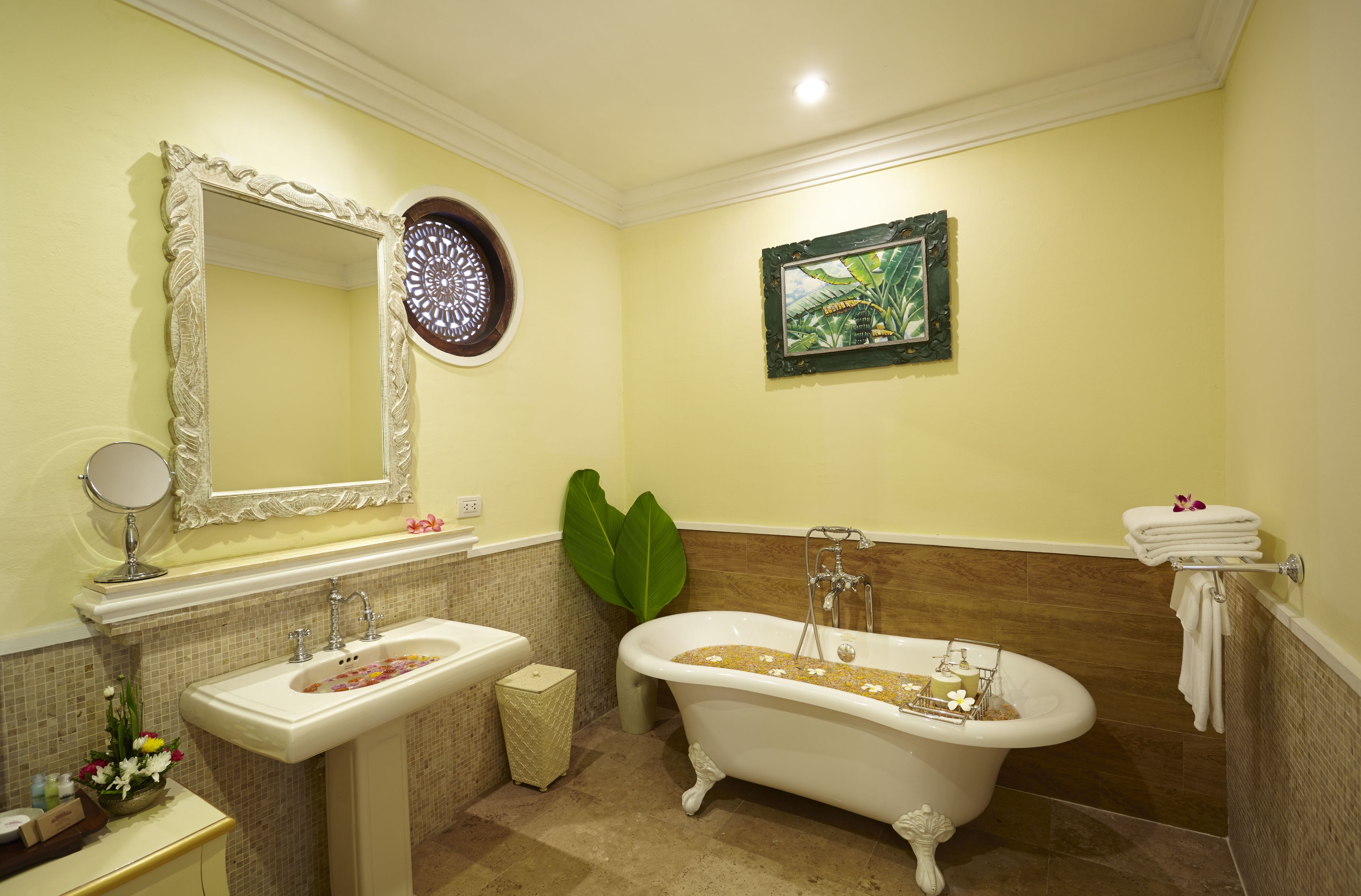 royal suite | bathroom | free toiletries, hair dryer, dressing gowns, towels