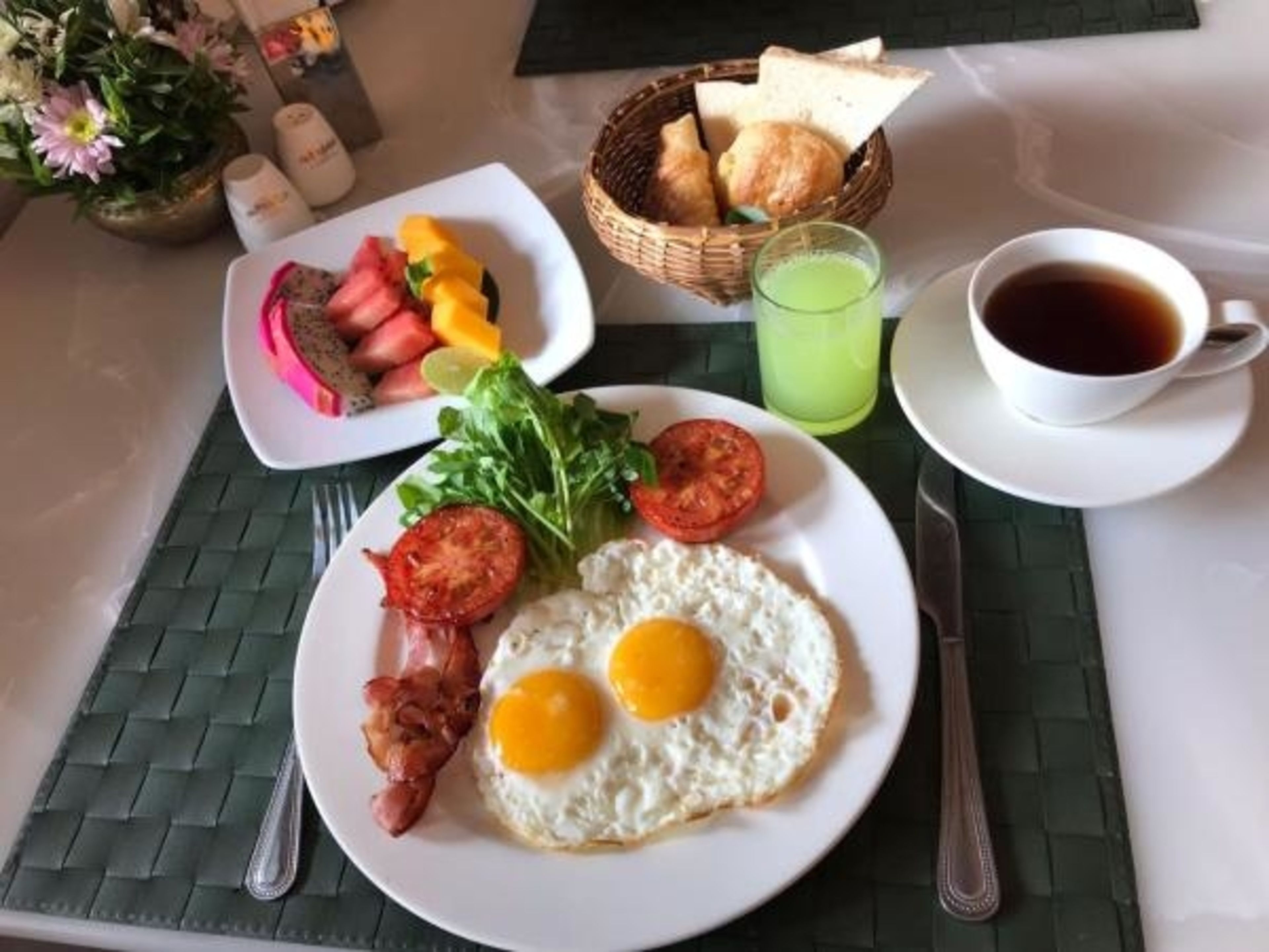 daily continental breakfast (usd 15 per person)