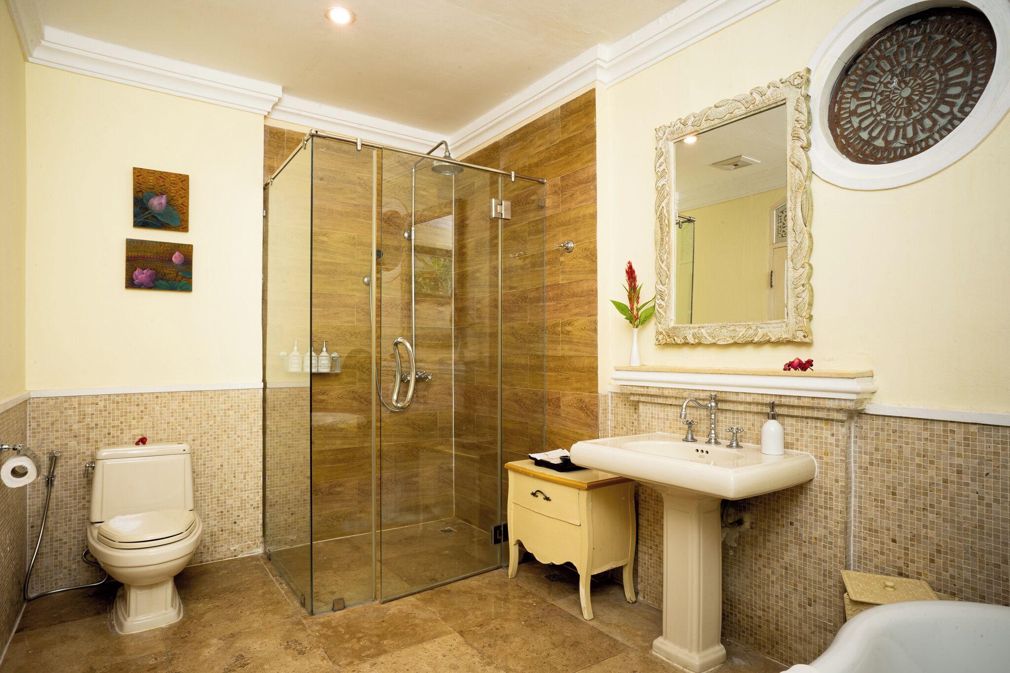 royal suite | bathroom | free toiletries, hair dryer, dressing gowns, towels