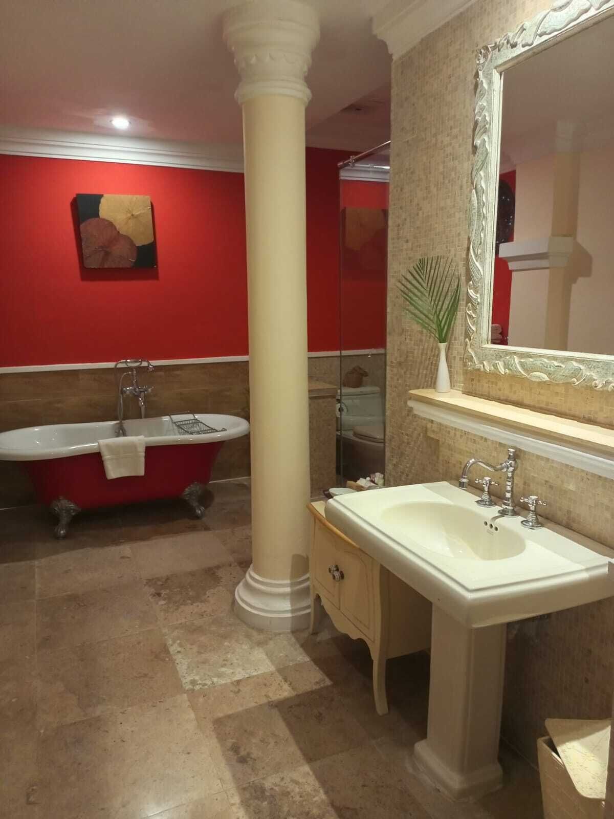 suite with free minibar usage | bathroom | free toiletries, hair dryer, dressing gowns, towels