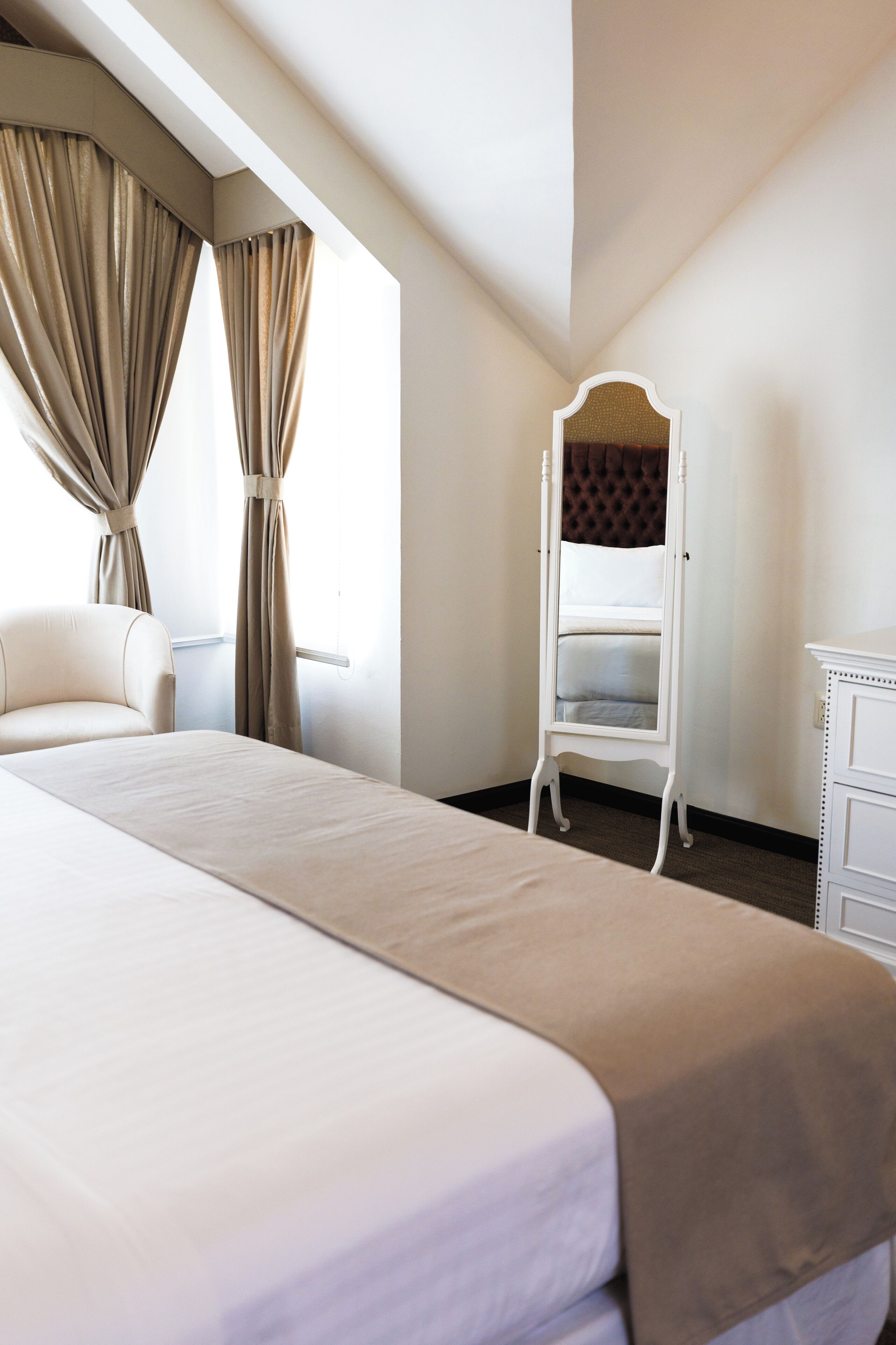 1 bedroom, premium bedding, down duvets, select comfort beds