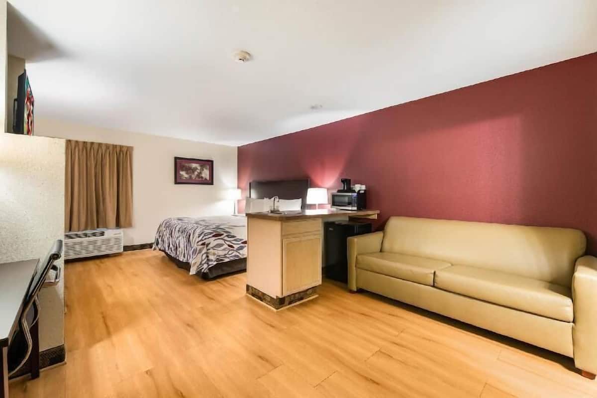 Egyptian cotton sheets, premium bedding, desk, laptop workspace