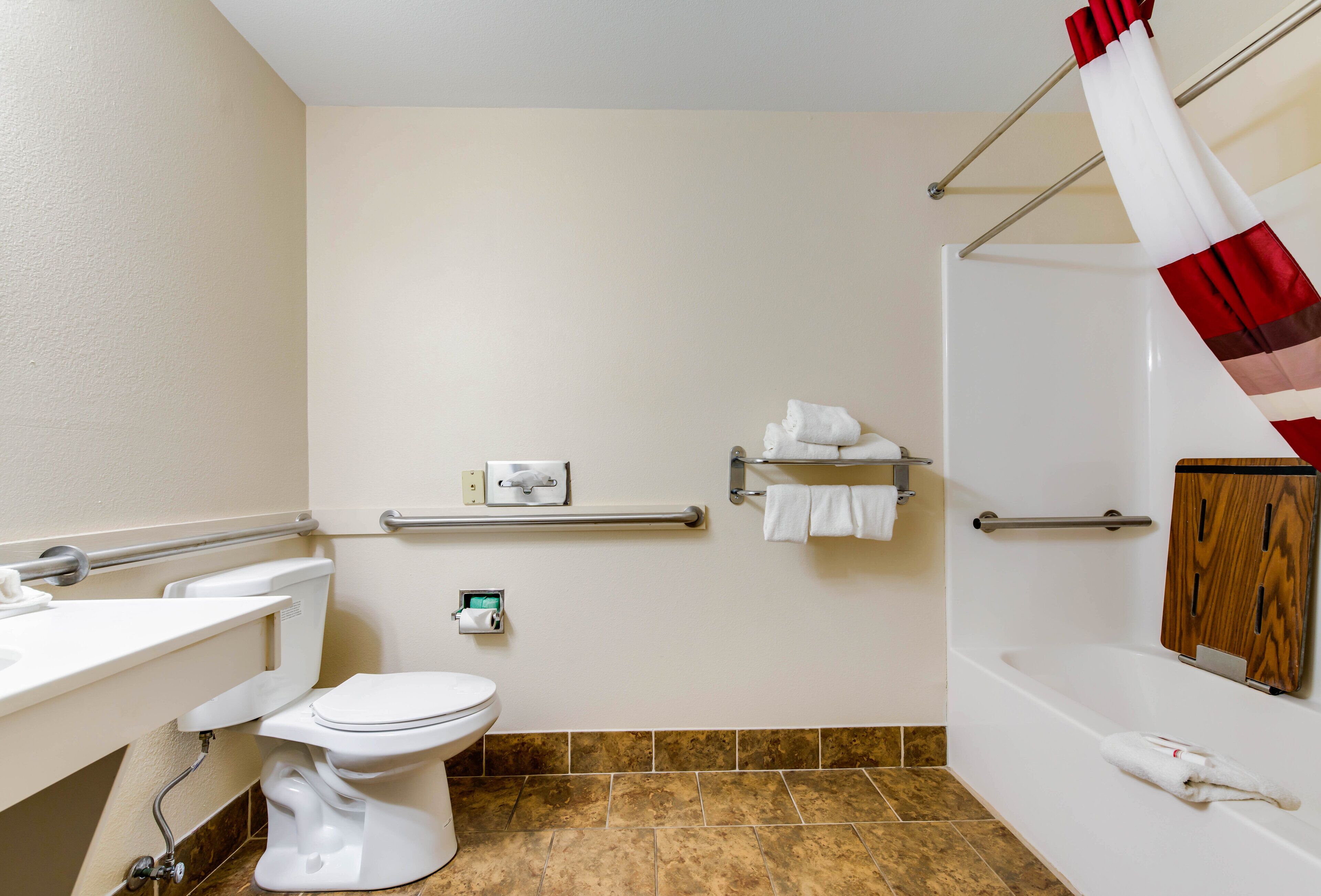 豪華客房, 1 張特大雙人床, 無障礙, 非吸煙房 | 浴室 | 吹風機、毛巾、肥皂、洗髮精