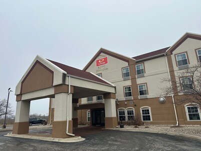 Econo Lodge Inn & Suites